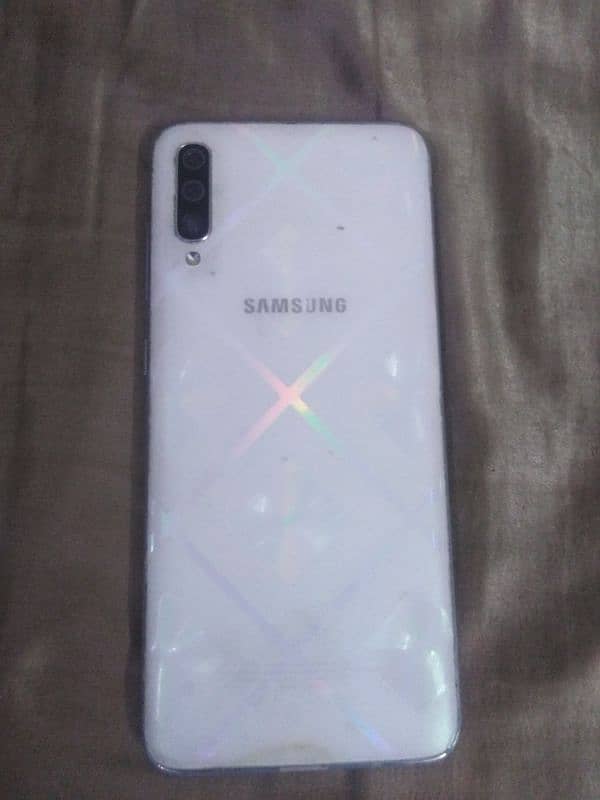 Samsung galaxy a70 1