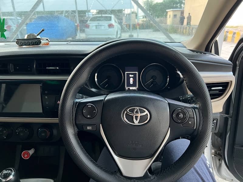 Toyota Corolla Altis 1.8 2017 16