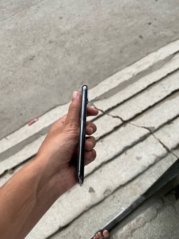 iPhone X 256GB  PTA 8