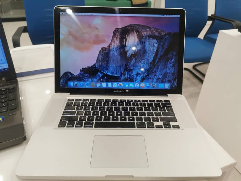 Apple Macbook Pro A1286 Core i7 3rd Generation 4