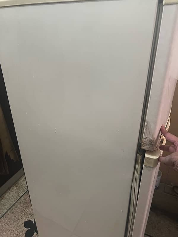 waves fridge urgent sale 2