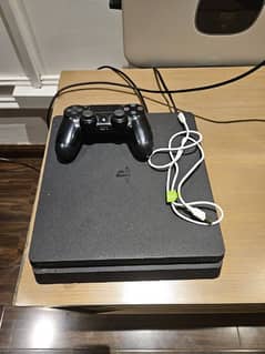 PS4 Slim 825GBS