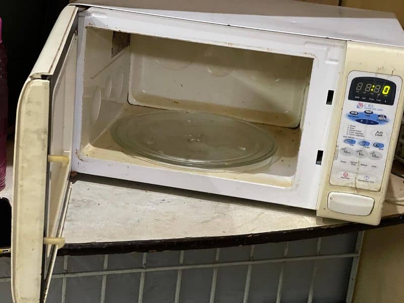 microwave oven 1