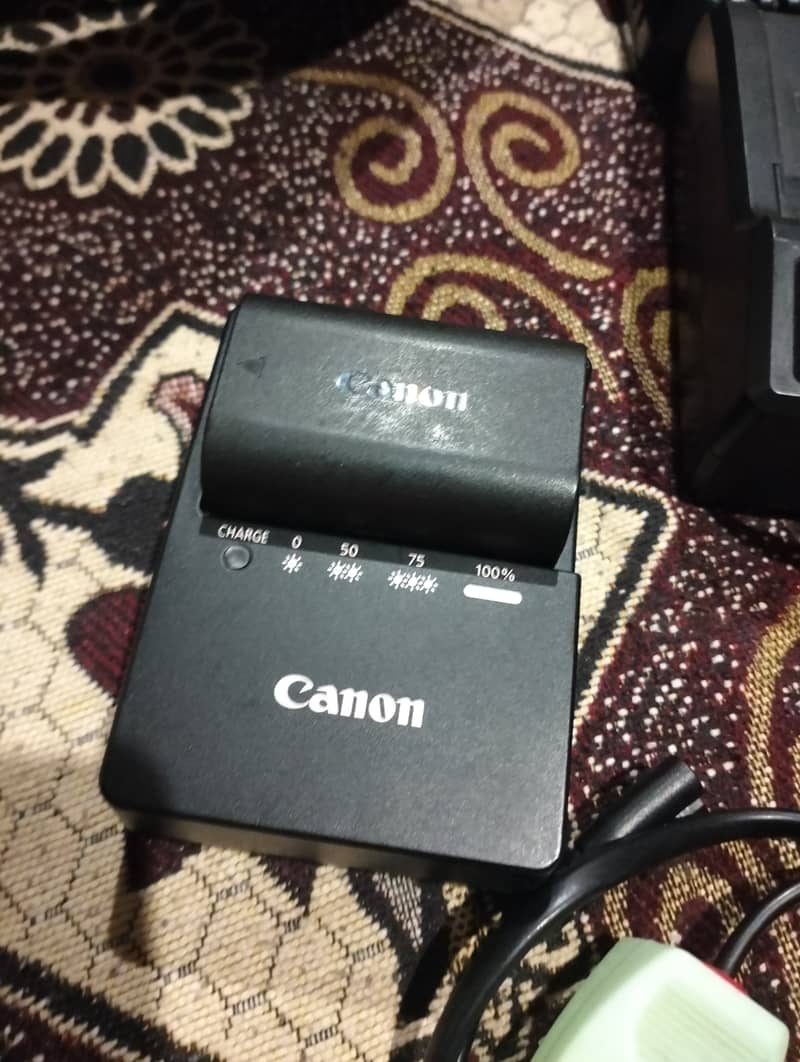 canon 80d with all accesories box lenz box 3