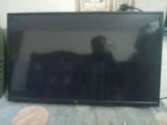 32" LCD for sale