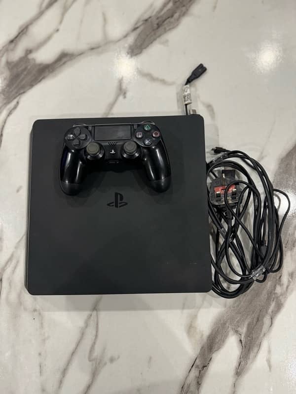 PS4 Slim 500 GB in excellent condition 2