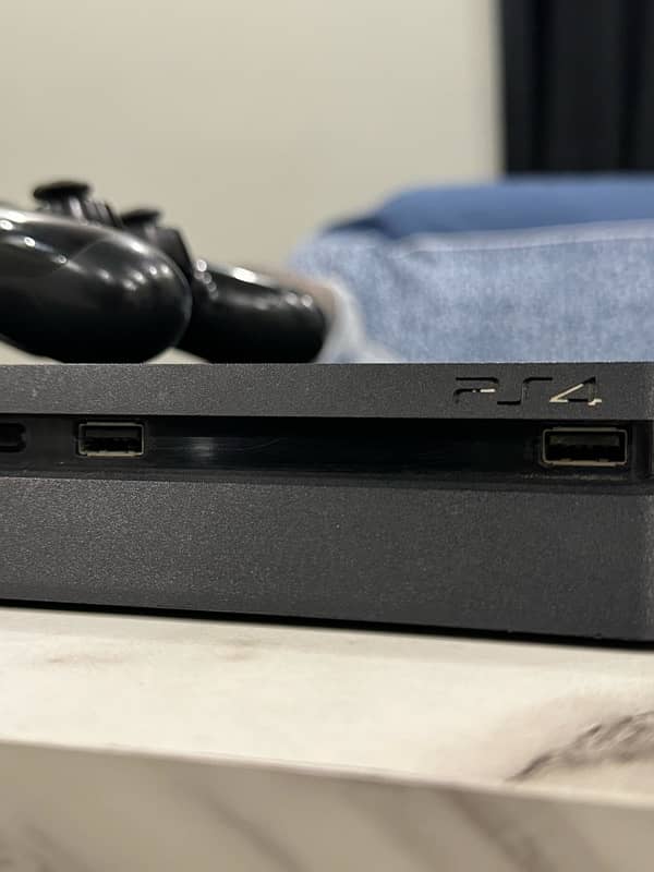 PS4 Slim 500 GB in excellent condition 6