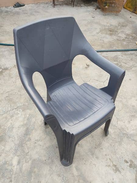 FATA Plastic Good Quality Chairs - 12 Pieces available ! 3