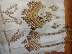 Dulhan jewelry set mukamal bilkul new ha jis na Lana ho rabta kra