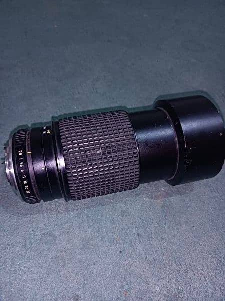 DSLR camera lens 10