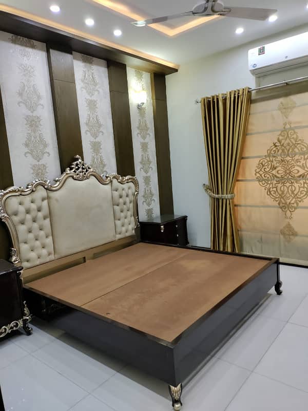 10 Marla Upper Portion For Rent in Bahria Town Lahore 7