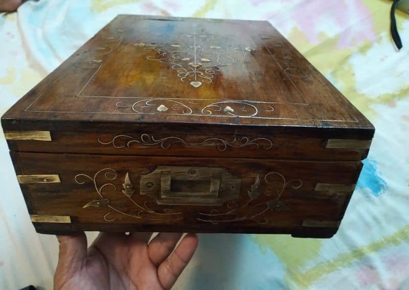 jewellery box made in sheshamwood with brass floral work 4