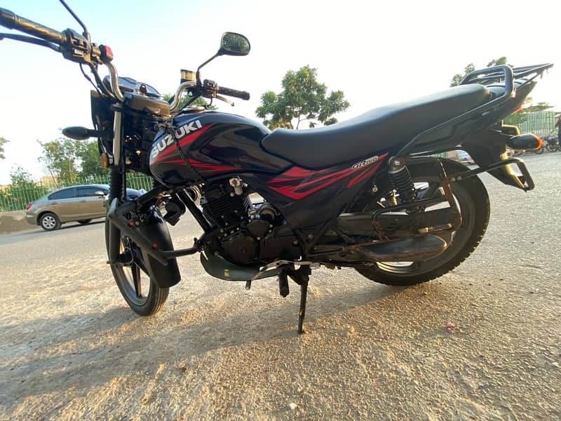 SUZUKI GR 150 with Golden Number 3