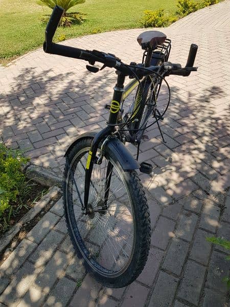 12 spring cycle for sale with 7 rear and 3 front gears. 5