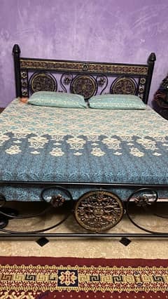 Bed set for sale