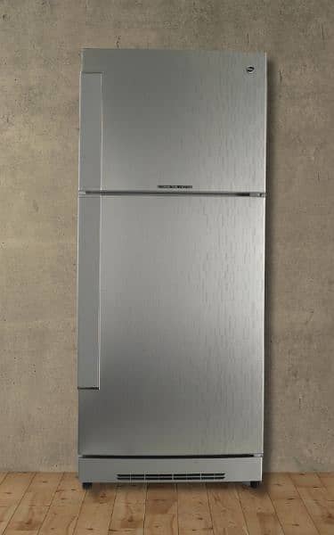 PEL full size fridge brand new condition. desire 13 cubic ft 0