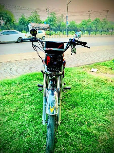 Honda 125 brand new 6