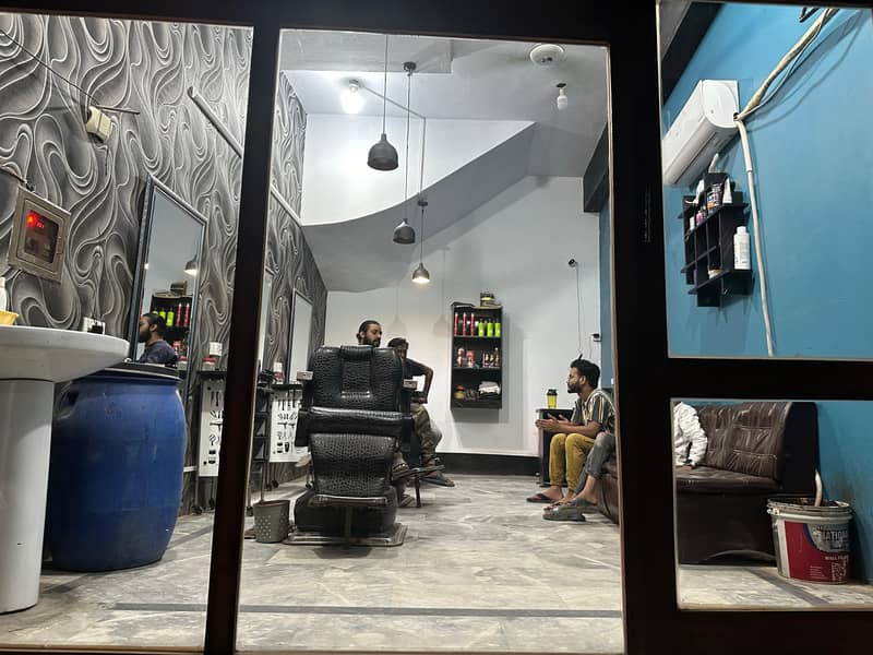 Beauty Saloon for Men's (Urgent Sale) 1