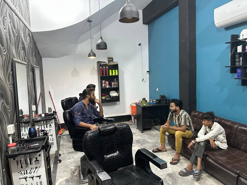 Beauty Saloon for Men's (Urgent Sale) 4