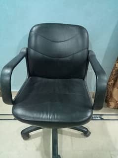 Revolving office chair