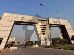 10 Marla Plot Available In Faisalabad Fda City