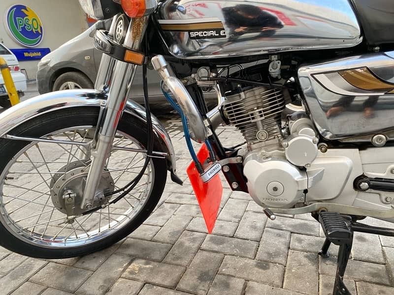 Honda 125 Special Edition 2021 6