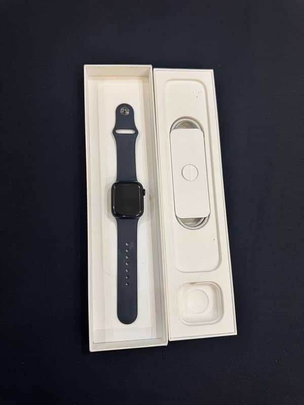 Apple Watche series 8 Midnight Blue 41mm 1