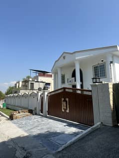 Newly renovated 2+ kanal house for sale