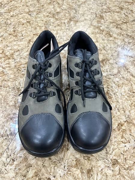 men seafty boots mix size 9