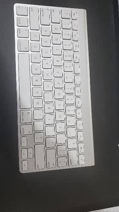 Apple keyboard almost new