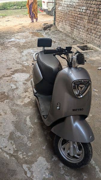 Electric Scooter Hybrid in warinty 2