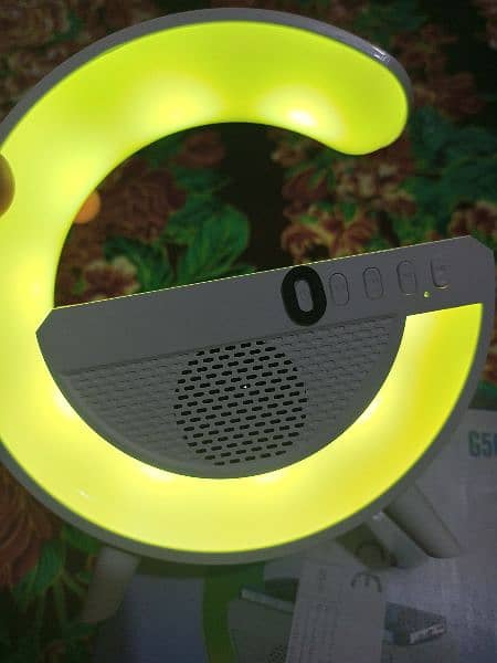 LED WIRELESS CHARGING SPEAKER G500 MODEL 2