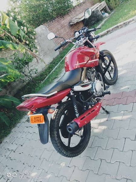 YAMAHA YBR 125 G red pr liter 50 plus all documents clear 3