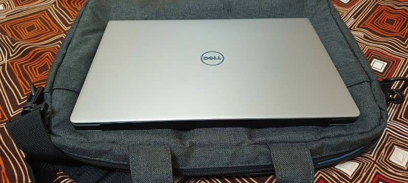 Dell XPS 9350 i7.6th gen 3