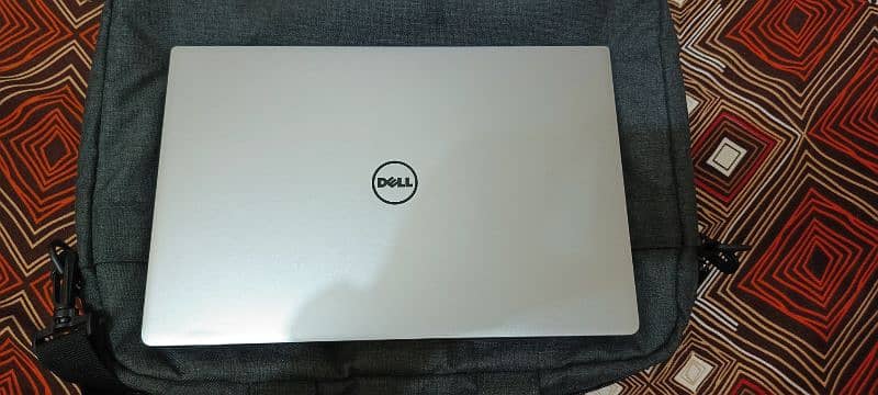 Dell XPS 9350 i7.6th gen 4