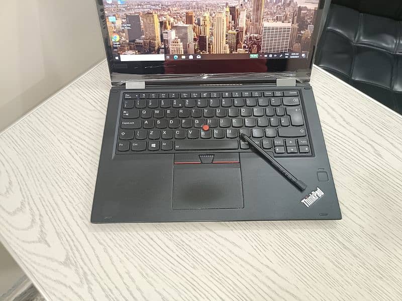 Lenovo Thinkpad X380 yoga core i5 8th gen quadcore 13.3 Fhd touch 360 2