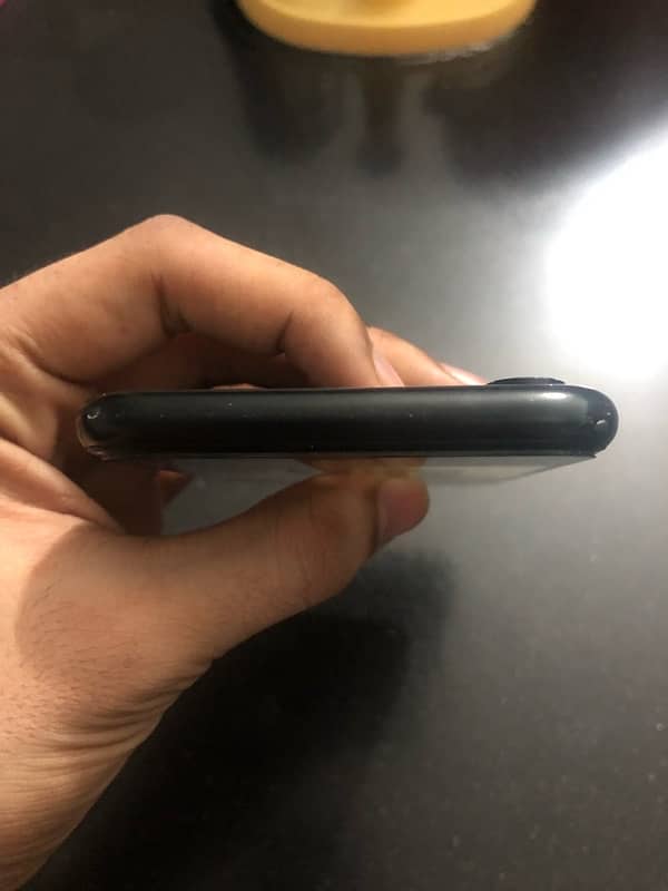 iphone XR 64gb 4