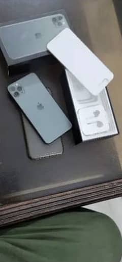 iPhone 11 Pro Max pta with box