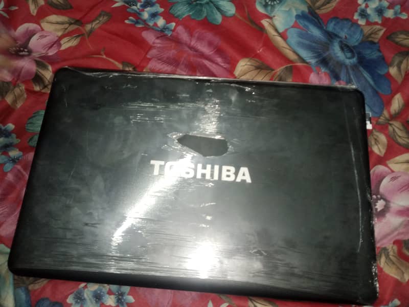 TOSHIBA laptop 4/320 i5 3