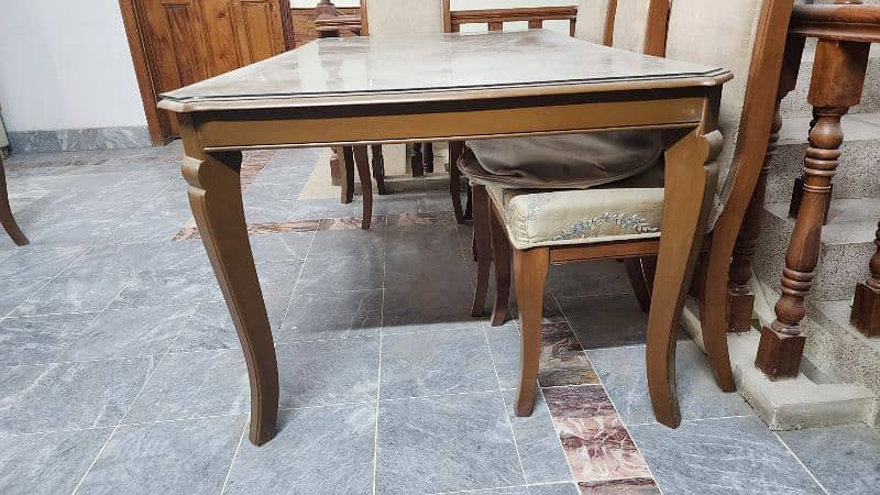 Dining table with 6 chairs for sale 3