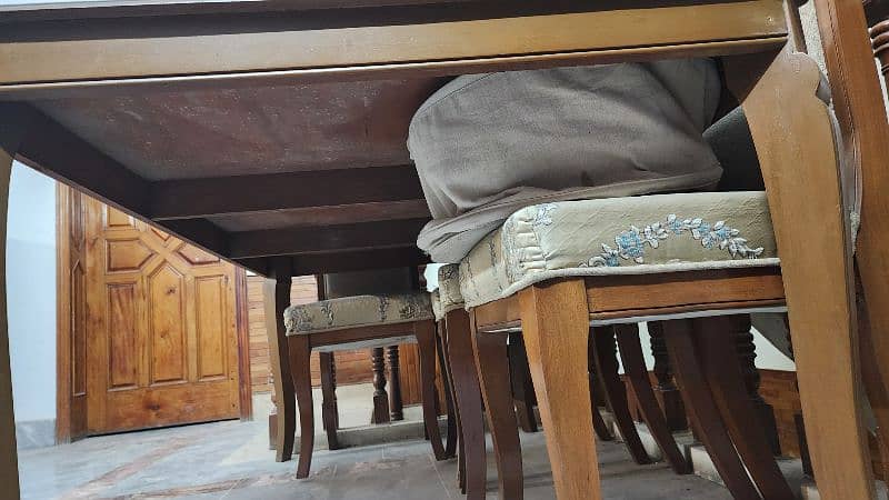 Dining table with 6 chairs for sale 4