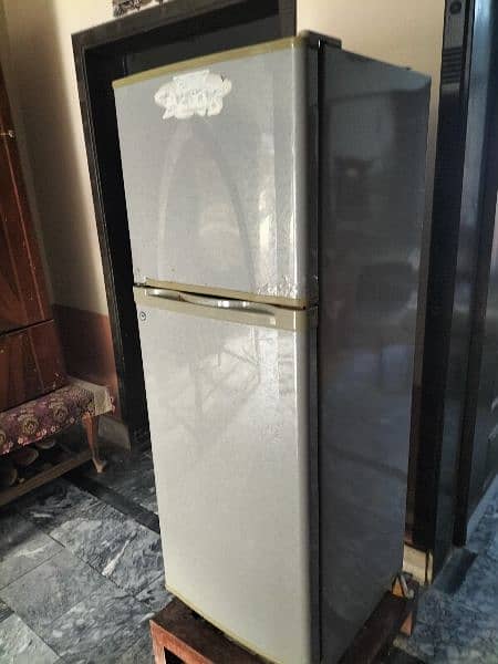 Dawalnce fridge forsale 1