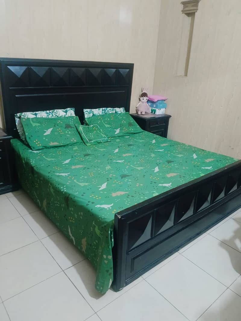 Double bed with side tables and mattress 0