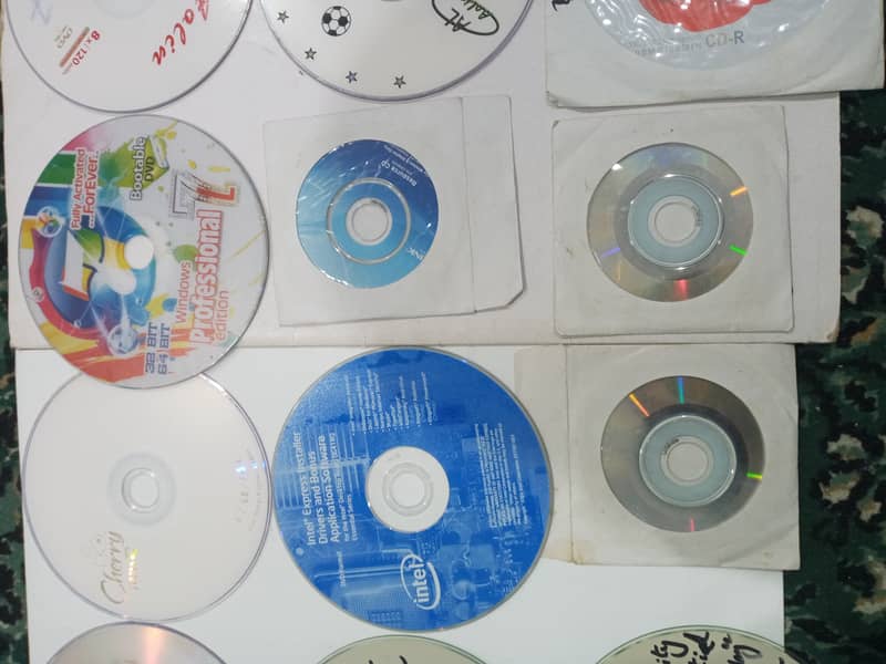 DVD Player, Mouse, Windows, Utilities, drivers & Office Software CDs 3