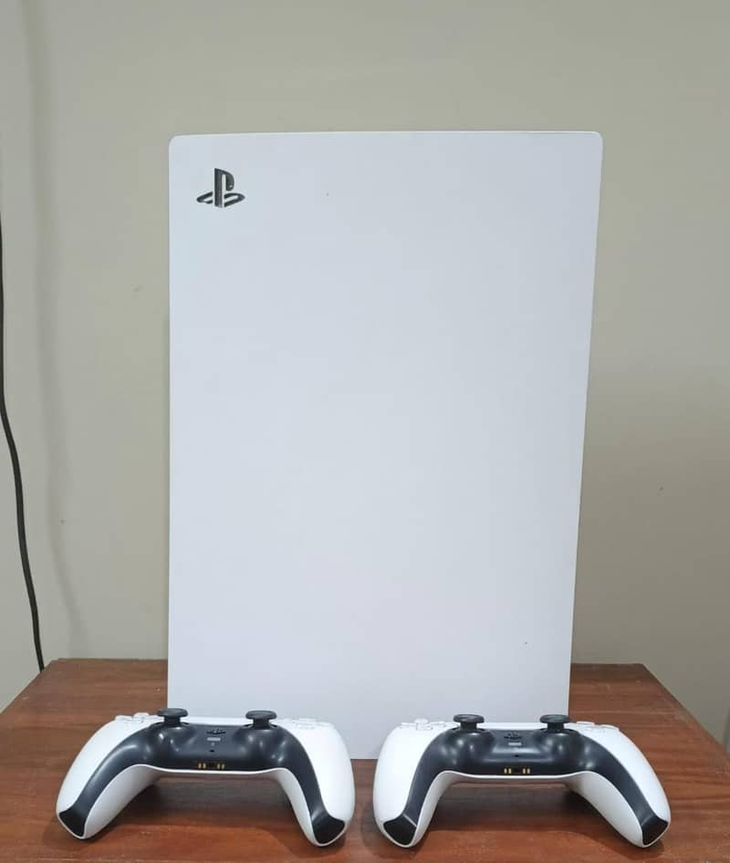 PS5 | 1TB | Disc Edition | 2 Controllers | Box Packed 1