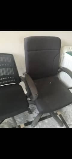 2 OFFICE CHAIRS AND 2 TABLES VERY URGENT SALE AT VERY LOW PRICE