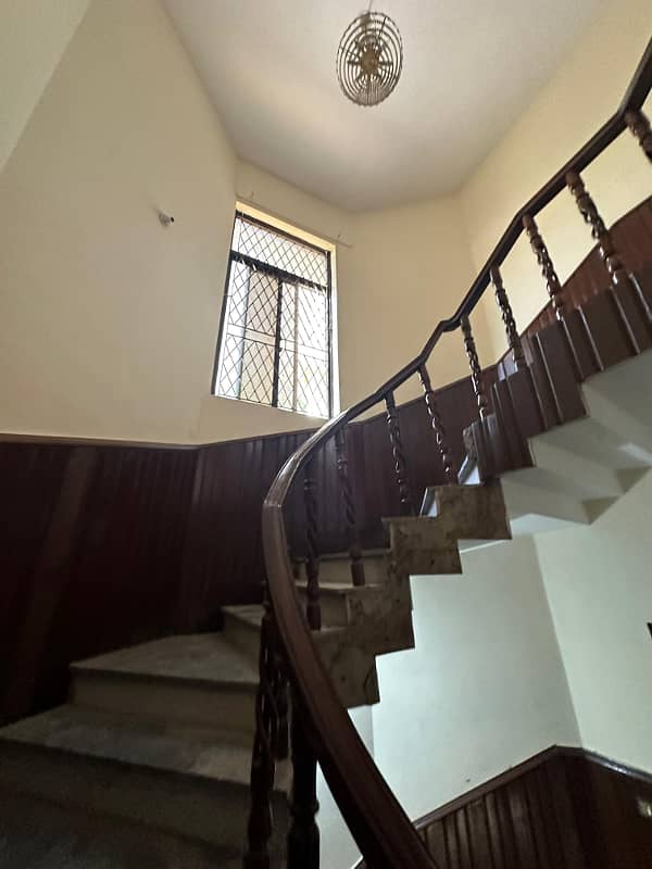 Spacious 2 kanal triple story house for rent 12