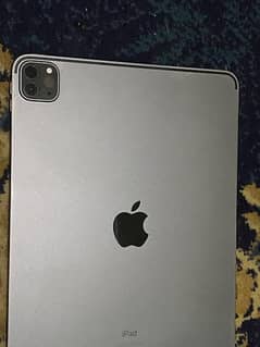 iPad Pro M1 Chip 3rd Generation/256 gB/Box+original charger available.