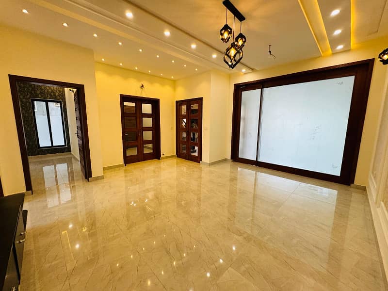 10 Marla luxury house for sale in outstanding location at royal orchard 5