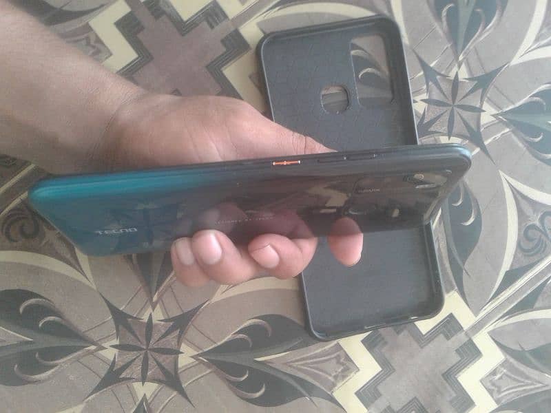 tecno spark 5 pro 4